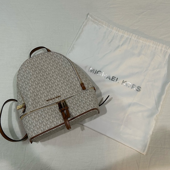 Michael Kors Rhea Medium Signature Logo Backpack in Light Cream Multi - Picture 5 of 16